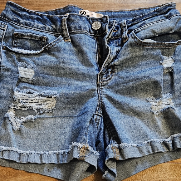 SO jean shorts - Picture 1 of 3